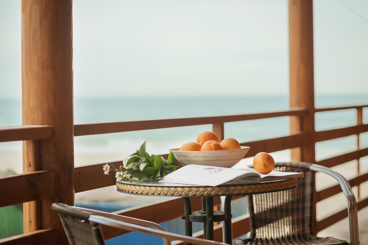 Ensenada Hotel Грибовка Екстериор снимка