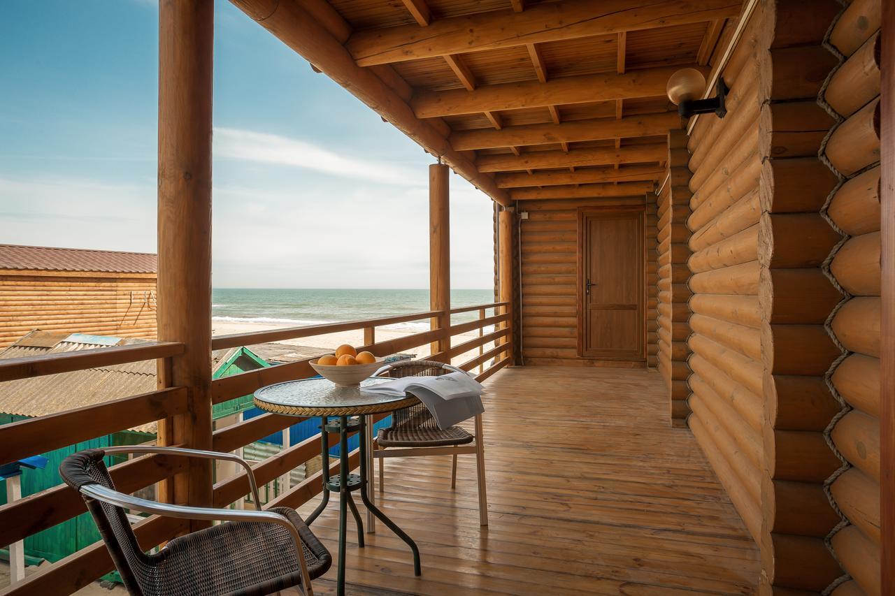 Ensenada Hotel Грибовка Екстериор снимка