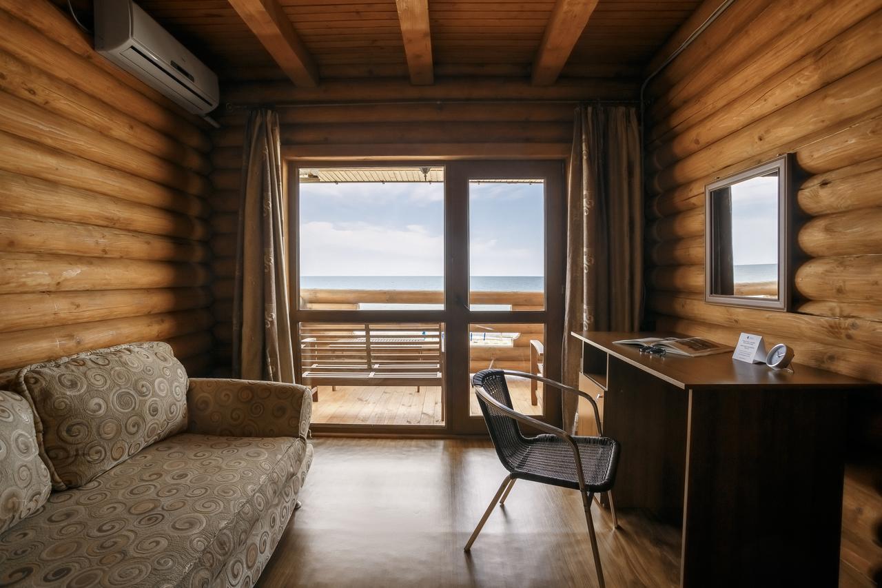 Ensenada Hotel Грибовка Екстериор снимка