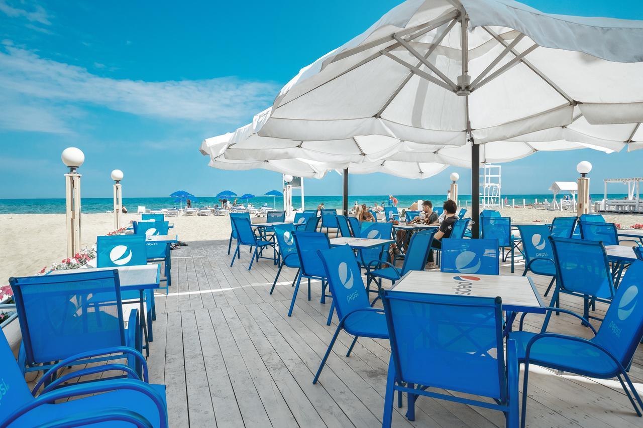Ensenada Hotel Грибовка Екстериор снимка